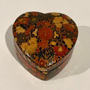 Vintage Signed KASHMIR India Handmade Heart Shaped Mache Trinket Box